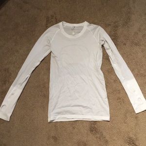 White Lululemon T-shirt